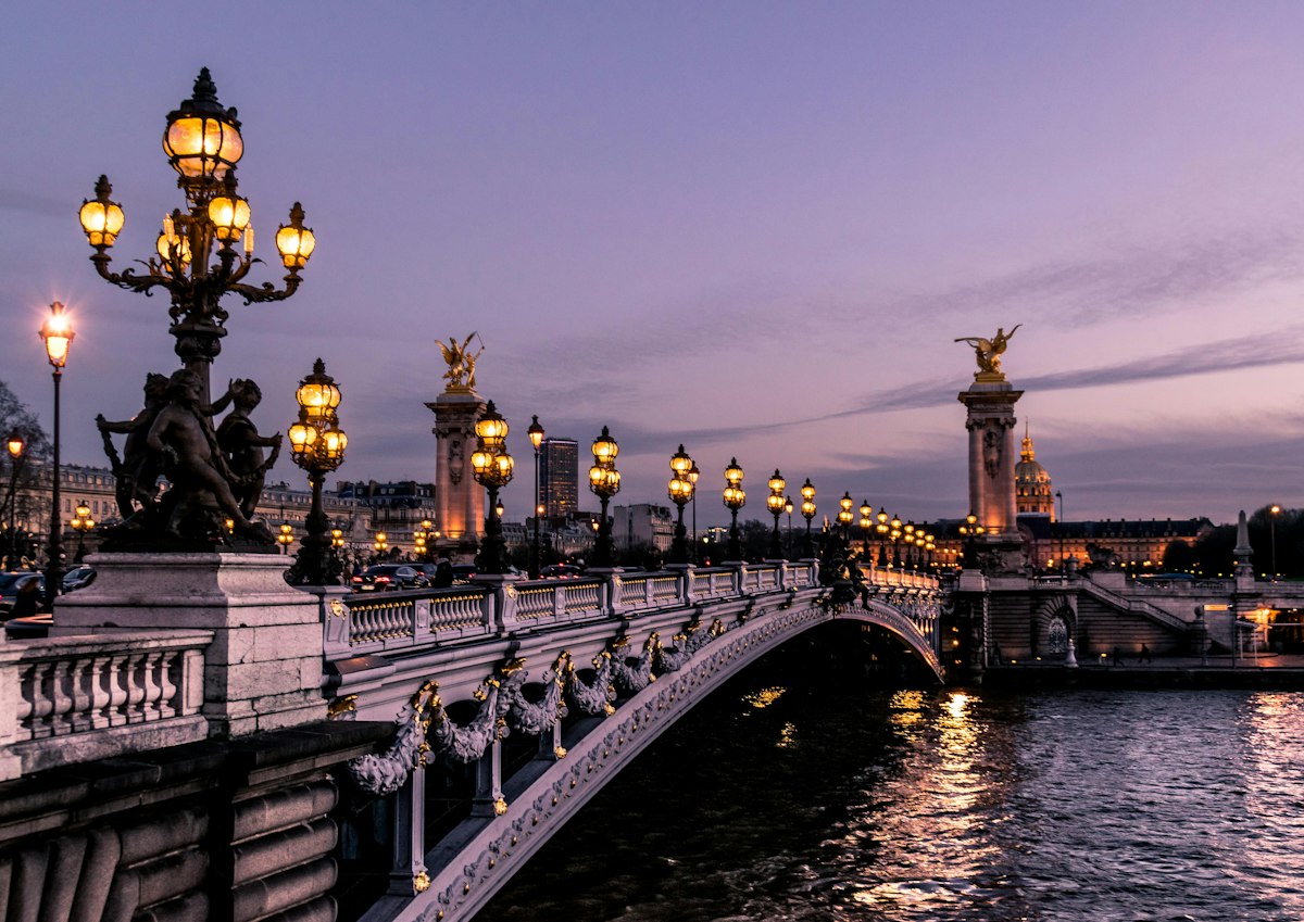 Vista panorámica de la Torre Eiffel en París, Francia, uno de los destinos Schengen más solicitados